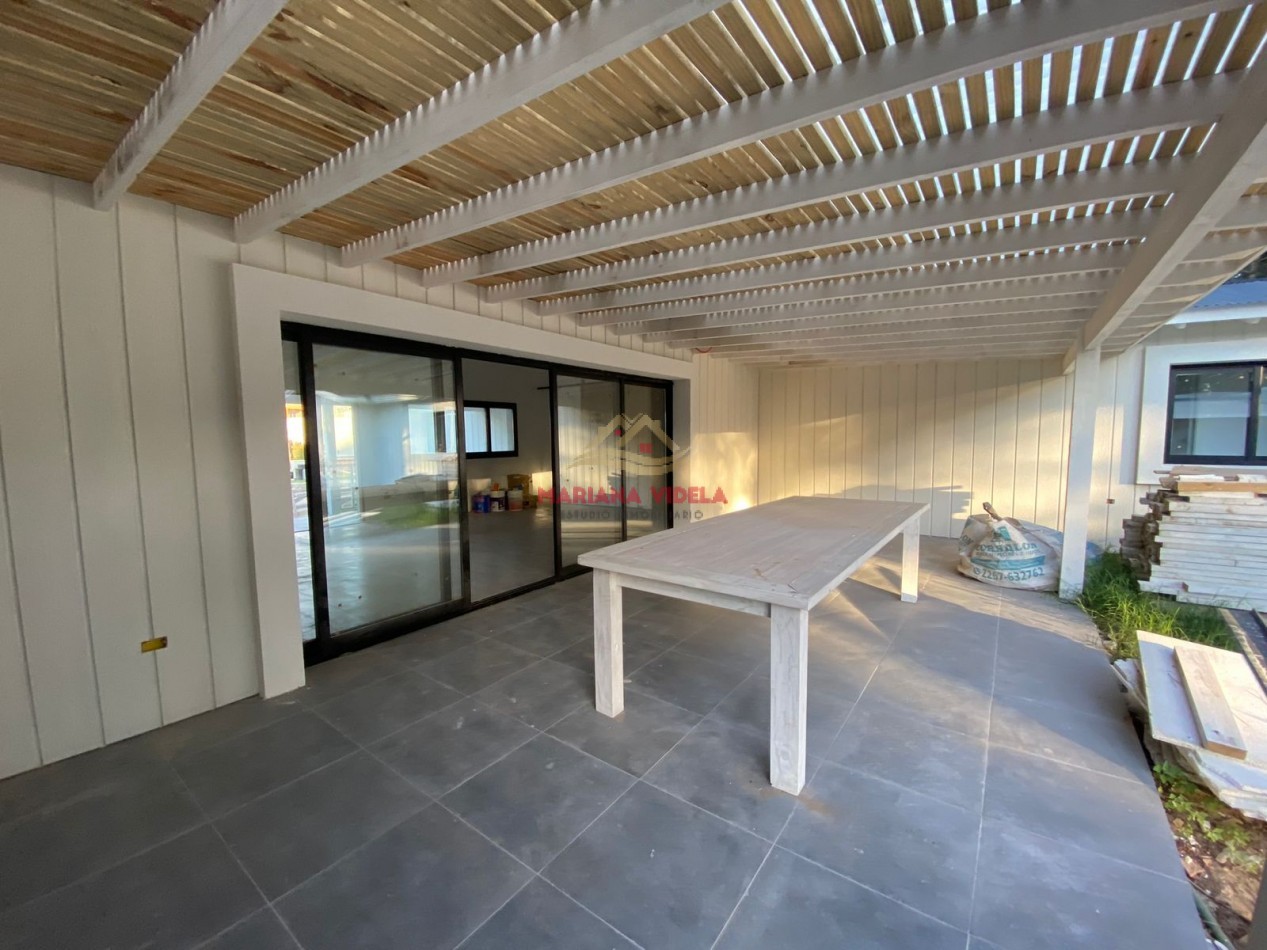 Casa en venta en Barrio Pioneros de Pinamar. Venta de pozo! FINANCIACION!
