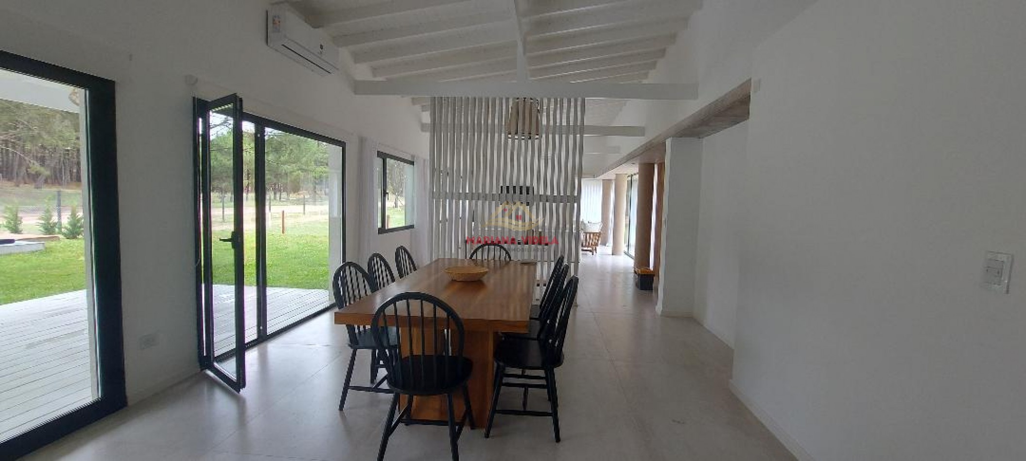 Casa en venta en Pinamar "LA BLANCA". Barrio Pioneros.