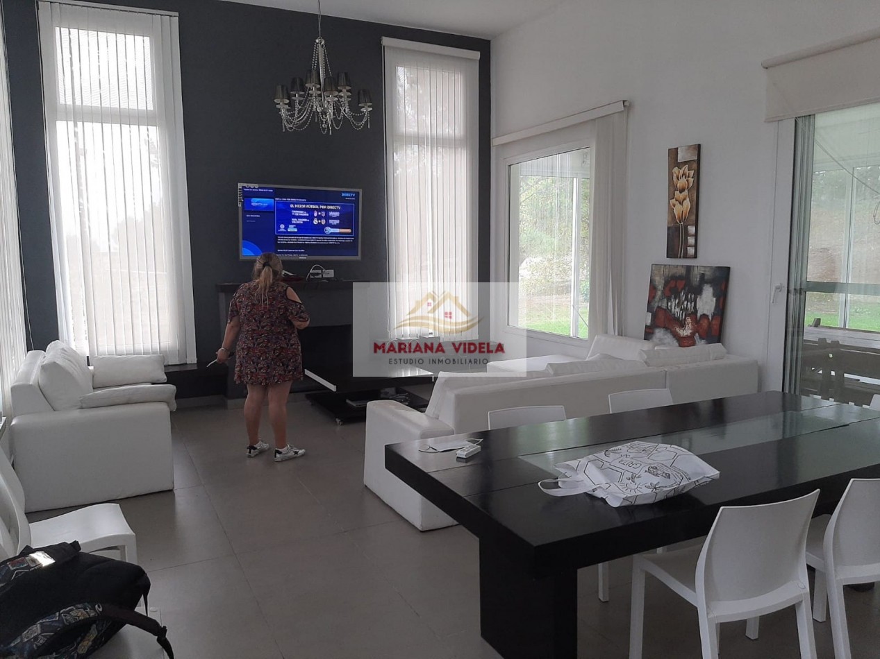 Casa en venta en Barrio Privado La Herradura. Pinamar.