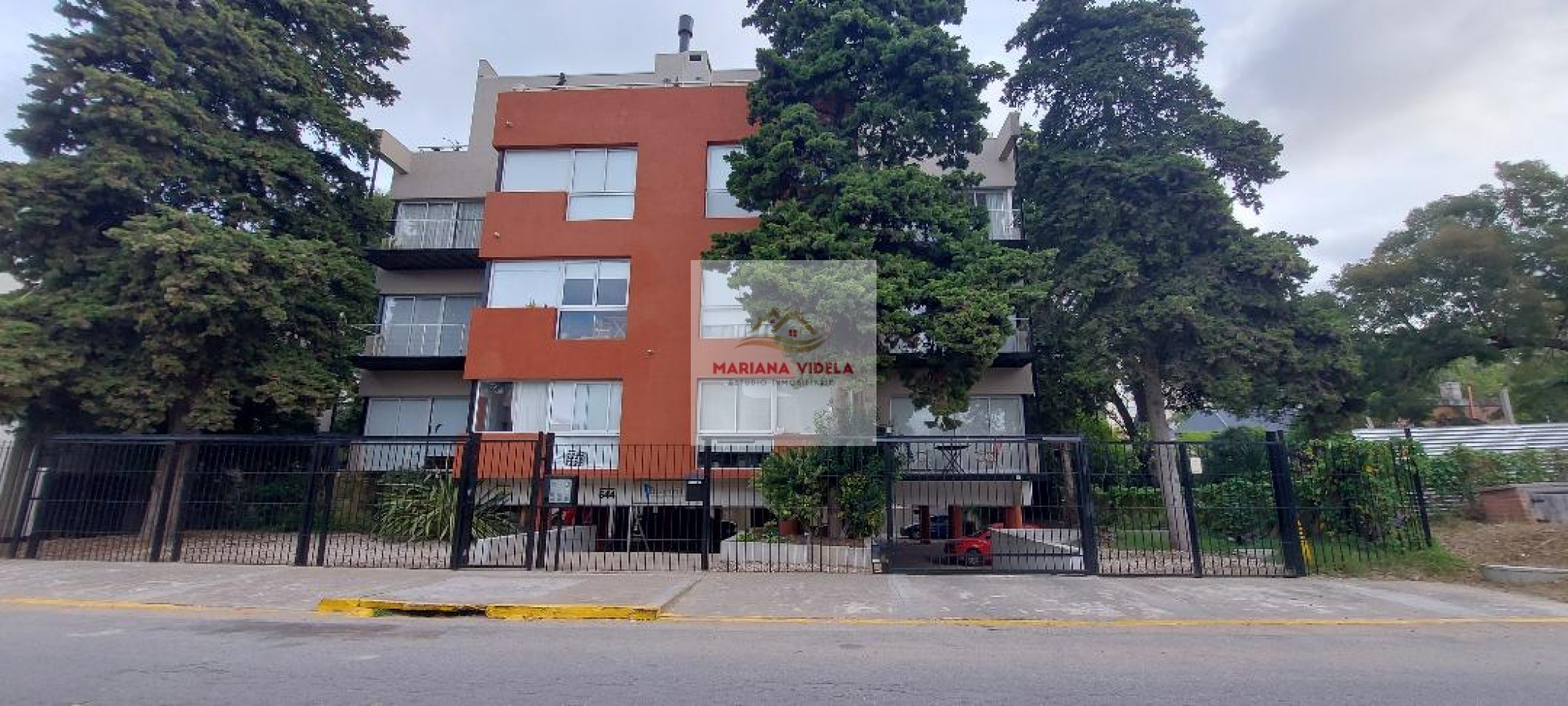 Cochera en alquiler anual en Pinamar (Centro Administrativo).