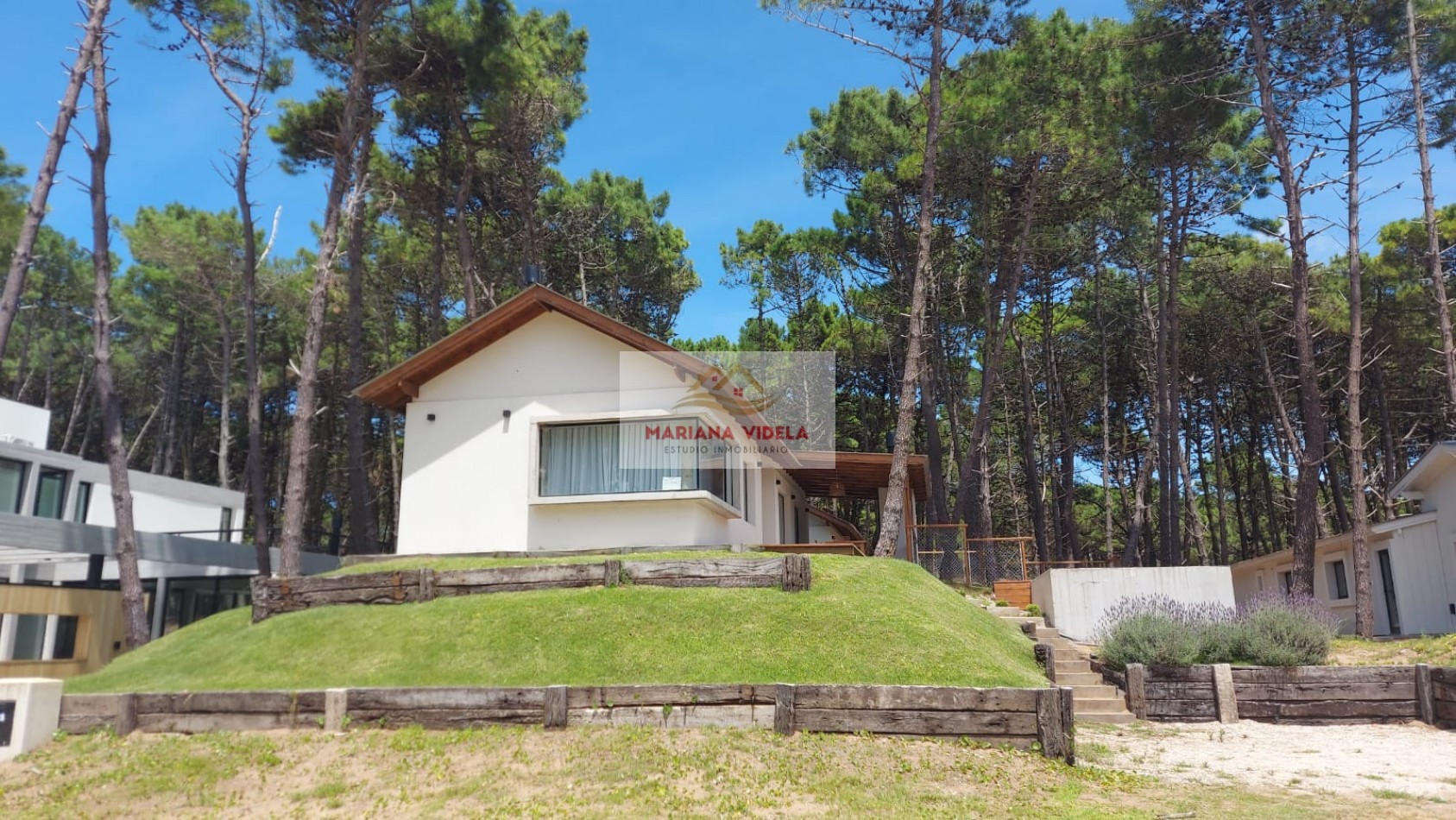 Casa en venta en Pinamar "LA CASA EN EL BOSQUE". Barrio Pioneros.