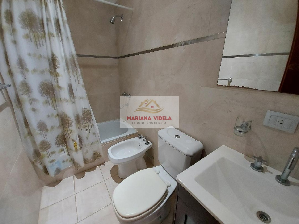 Departamento Monoambiente en alquiler Hasta Noviembre 2025. Pinamar Centro. Cochera y amenities. Mensual.