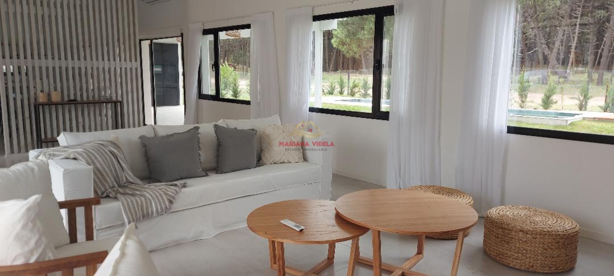 Casa en venta en Pinamar "LA BLANCA". Barrio Pioneros.