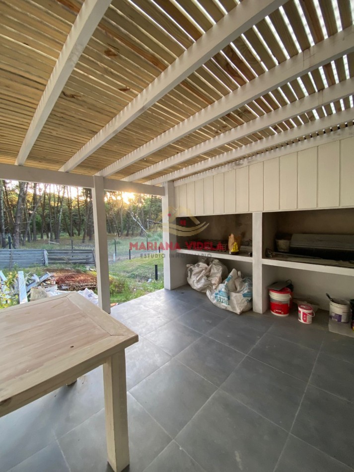 Casa en venta en Barrio Pioneros de Pinamar. Venta de pozo! FINANCIACION!