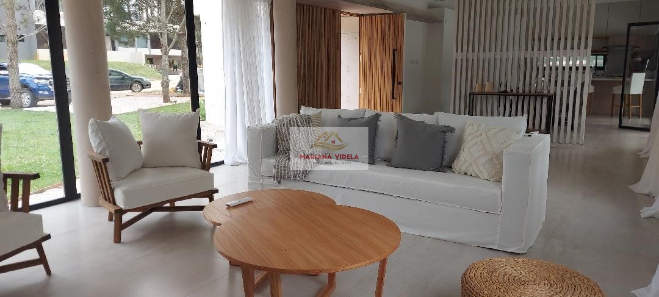 Casa en venta en Pinamar "LA BLANCA". Barrio Pioneros.