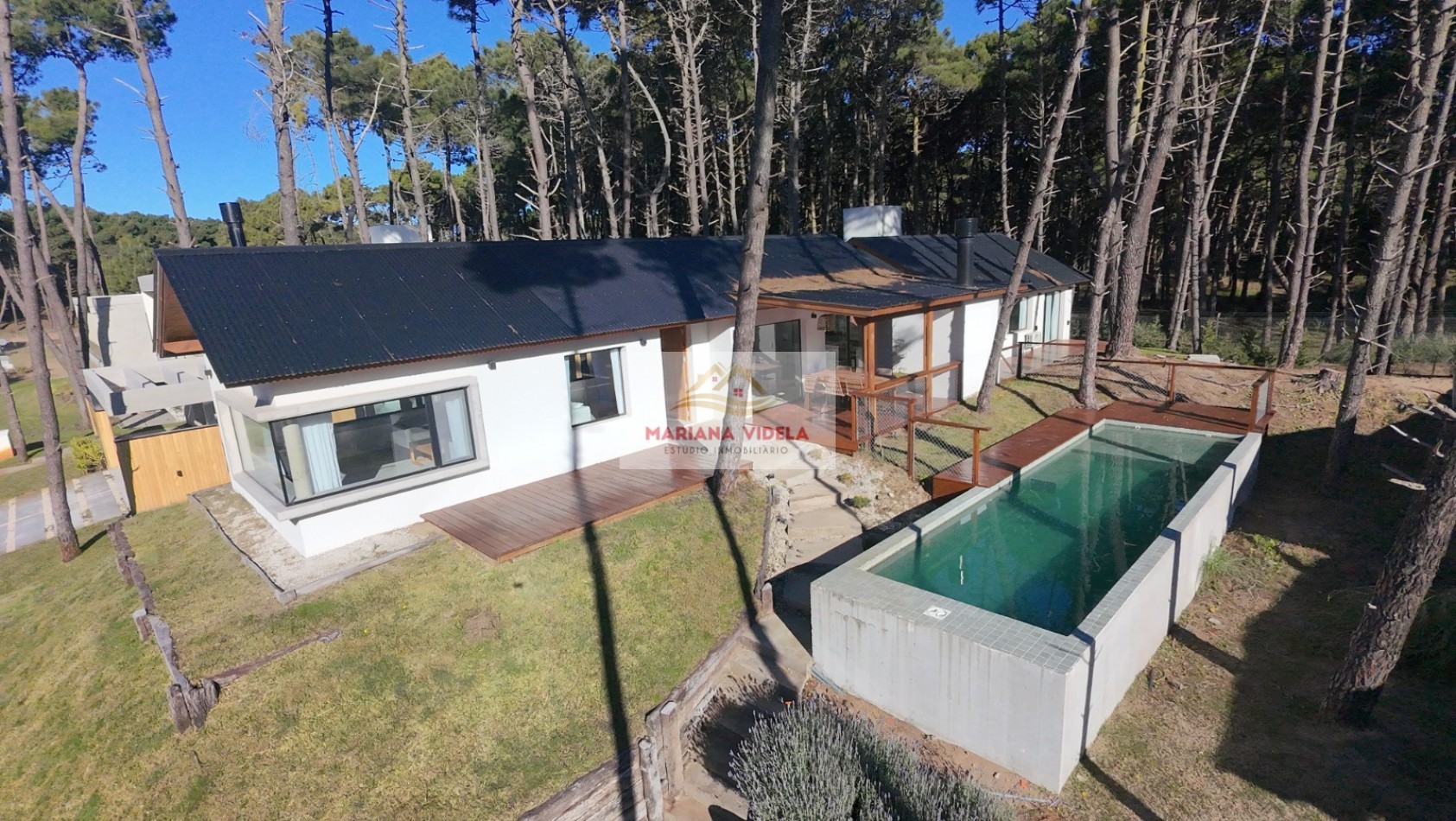 Casa en venta en Pinamar "LA CASA EN EL BOSQUE". Barrio Pioneros.