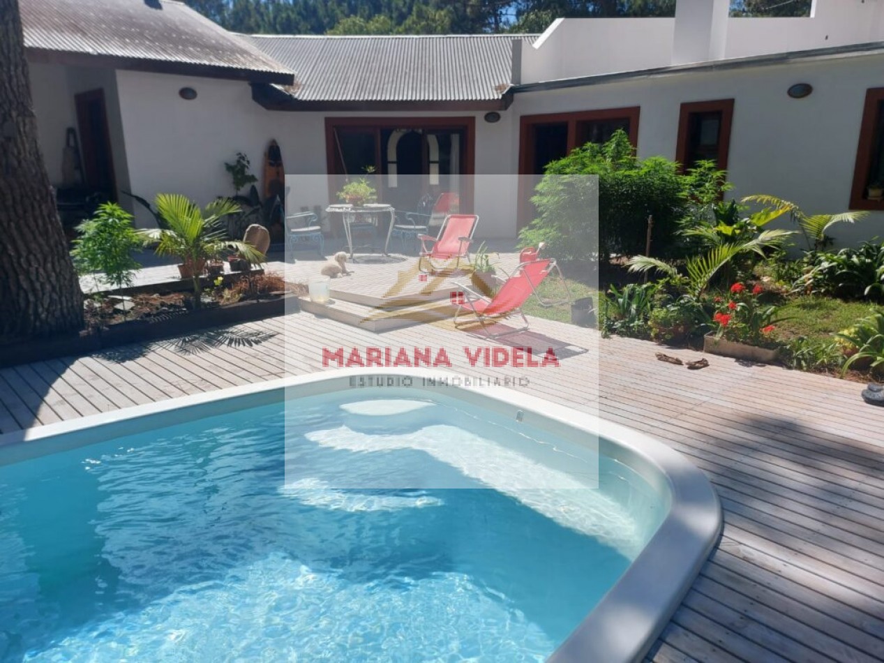 CASA EN VENTA en Valeria del Mar, Zona bosque - Muy amplia y familiar!