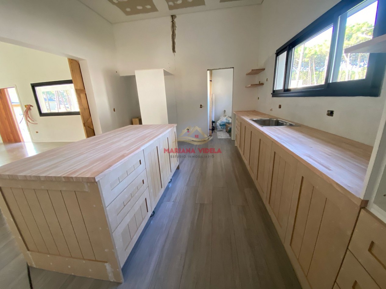 Casa en venta en Barrio Pioneros de Pinamar. Venta de pozo! FINANCIACION!