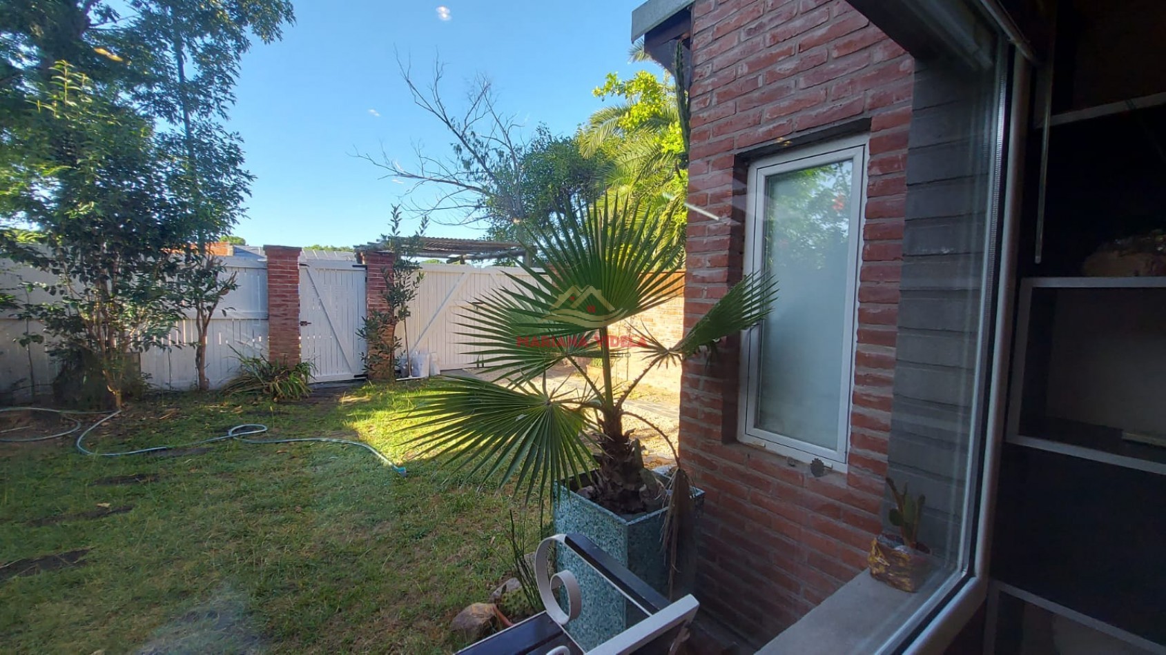 Casa en venta en Ostende, tipo PH. Equipada!