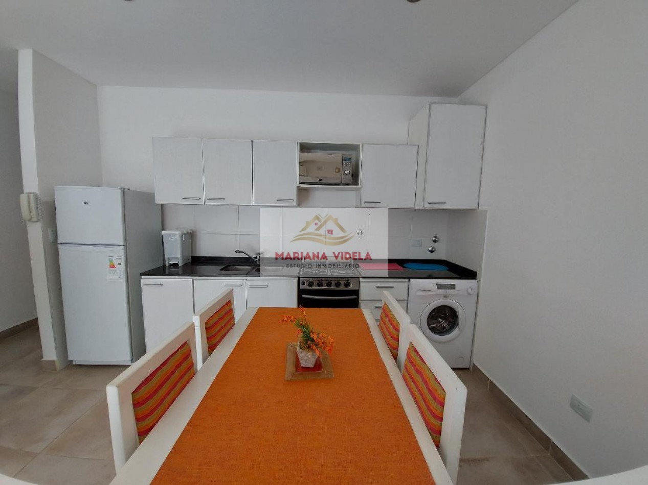 Departamento Monoambiente en alquiler Hasta Noviembre 2025. Pinamar Centro. Cochera y amenities. Mensual.