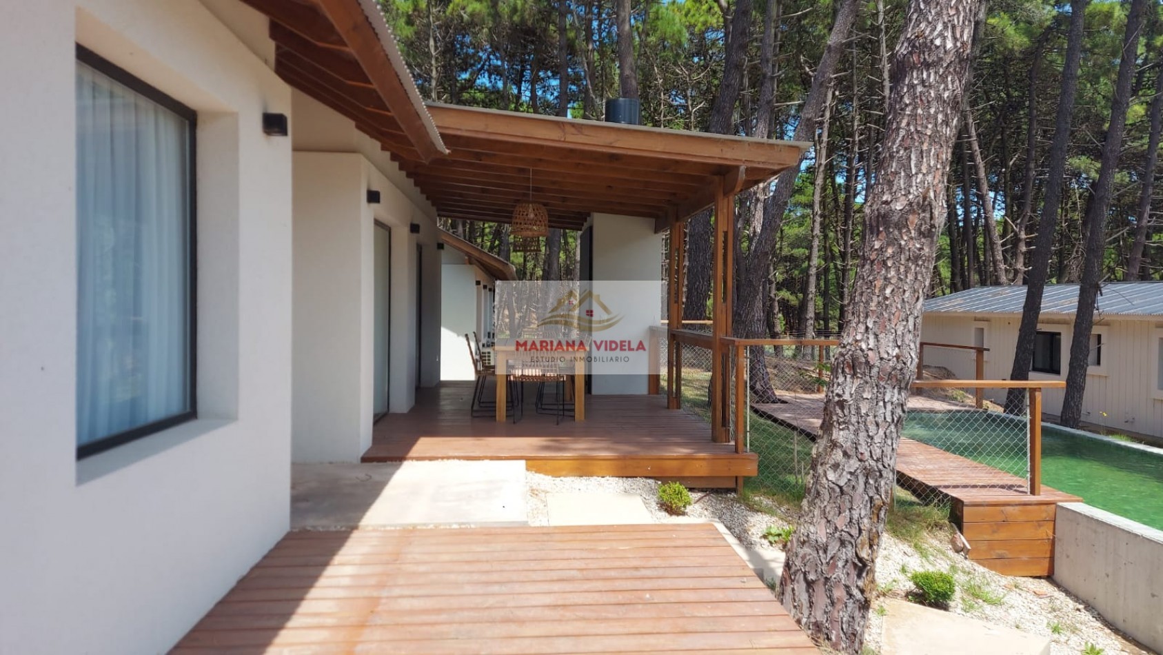 Casa en venta en Pinamar "LA CASA EN EL BOSQUE". Barrio Pioneros.
