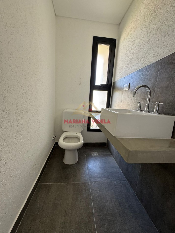 Casa en venta en Costa Esmeralda - A estrenar! Totalmente equipada.