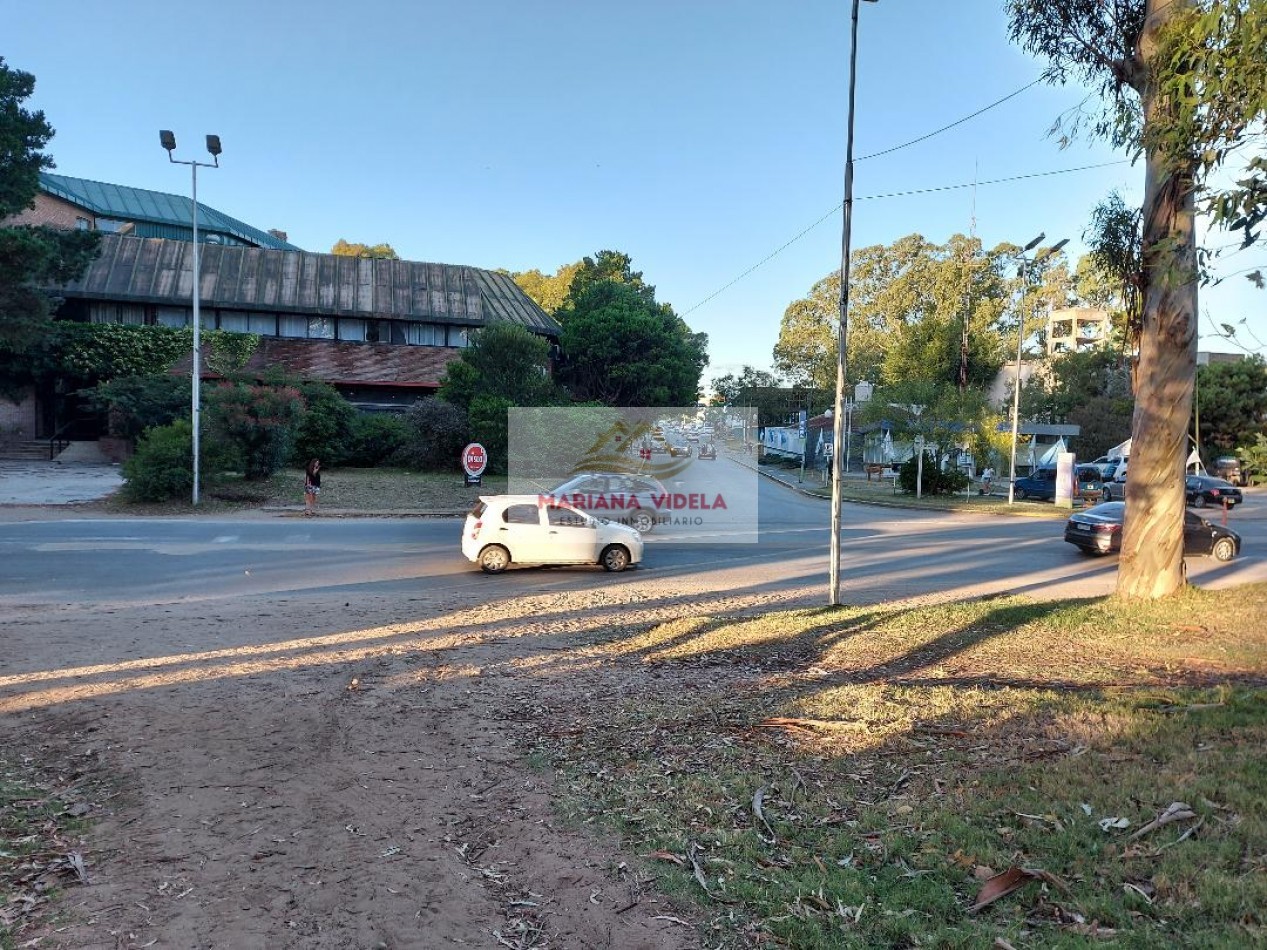 Terreno en venta en Pinamar Centro, Multifamiliar, Comercial, Hotelero, sobre Av.Bunge (Principal).