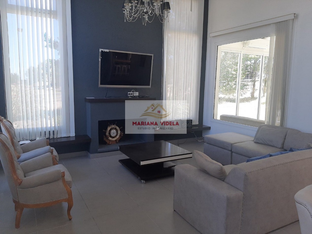 Casa en venta en Barrio Privado La Herradura. Pinamar.