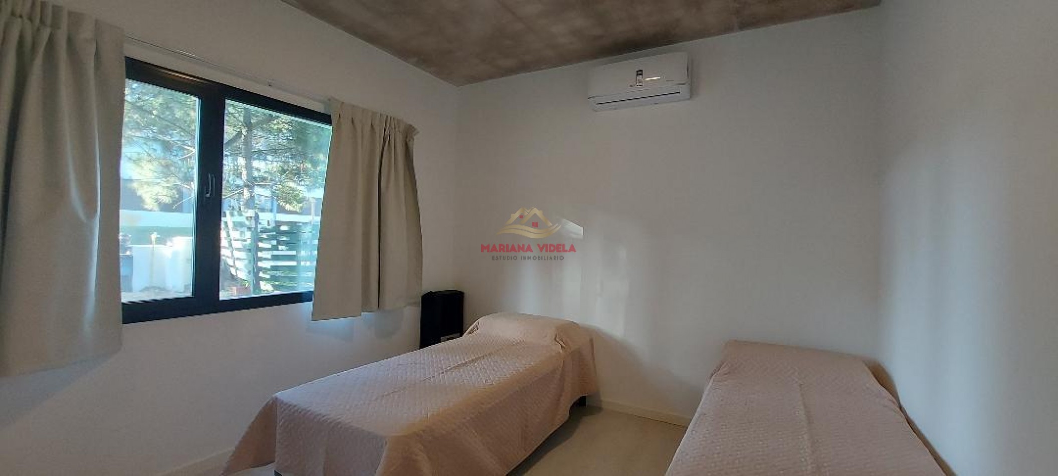 Casa en venta en Pinamar "LA BLANCA". Barrio Pioneros.