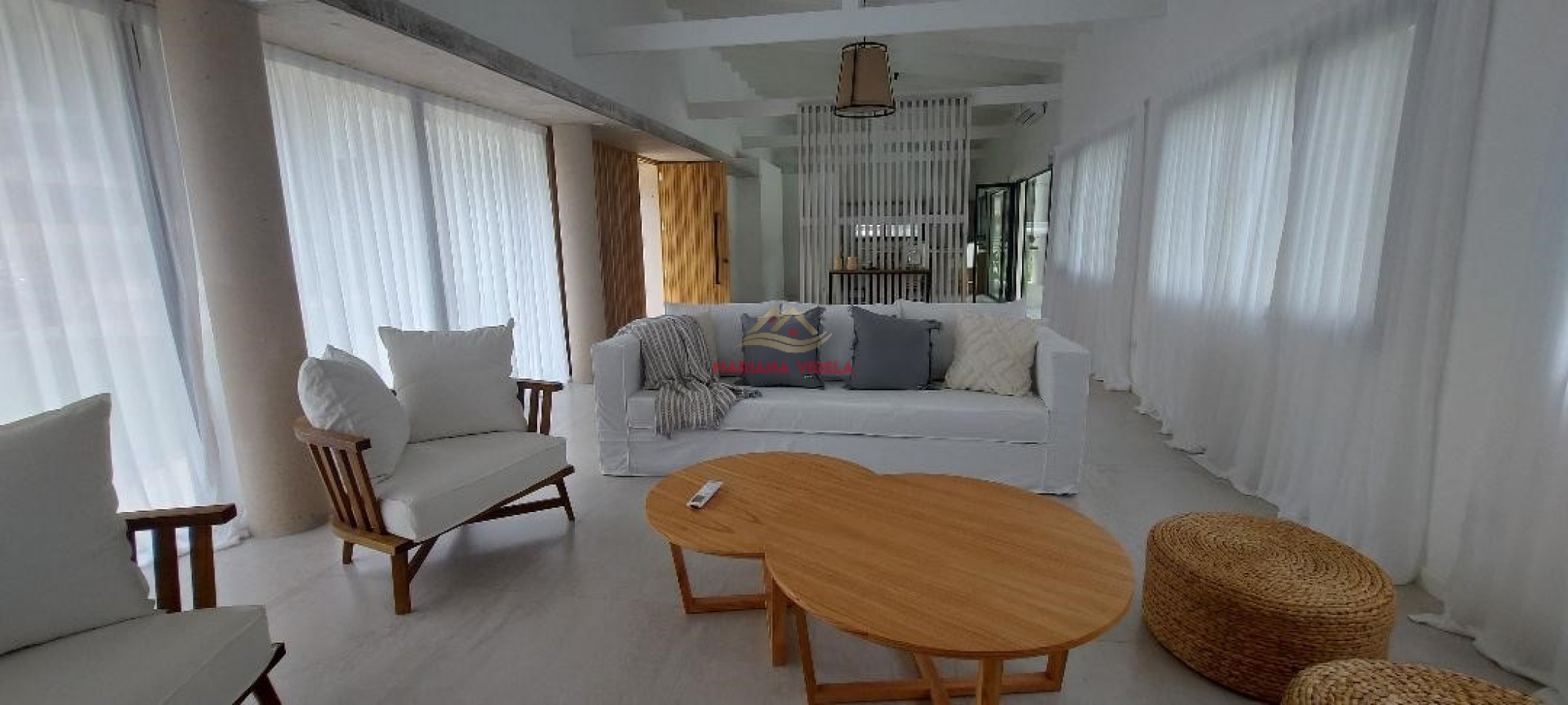 Casa en venta en Pinamar "LA BLANCA". Barrio Pioneros.
