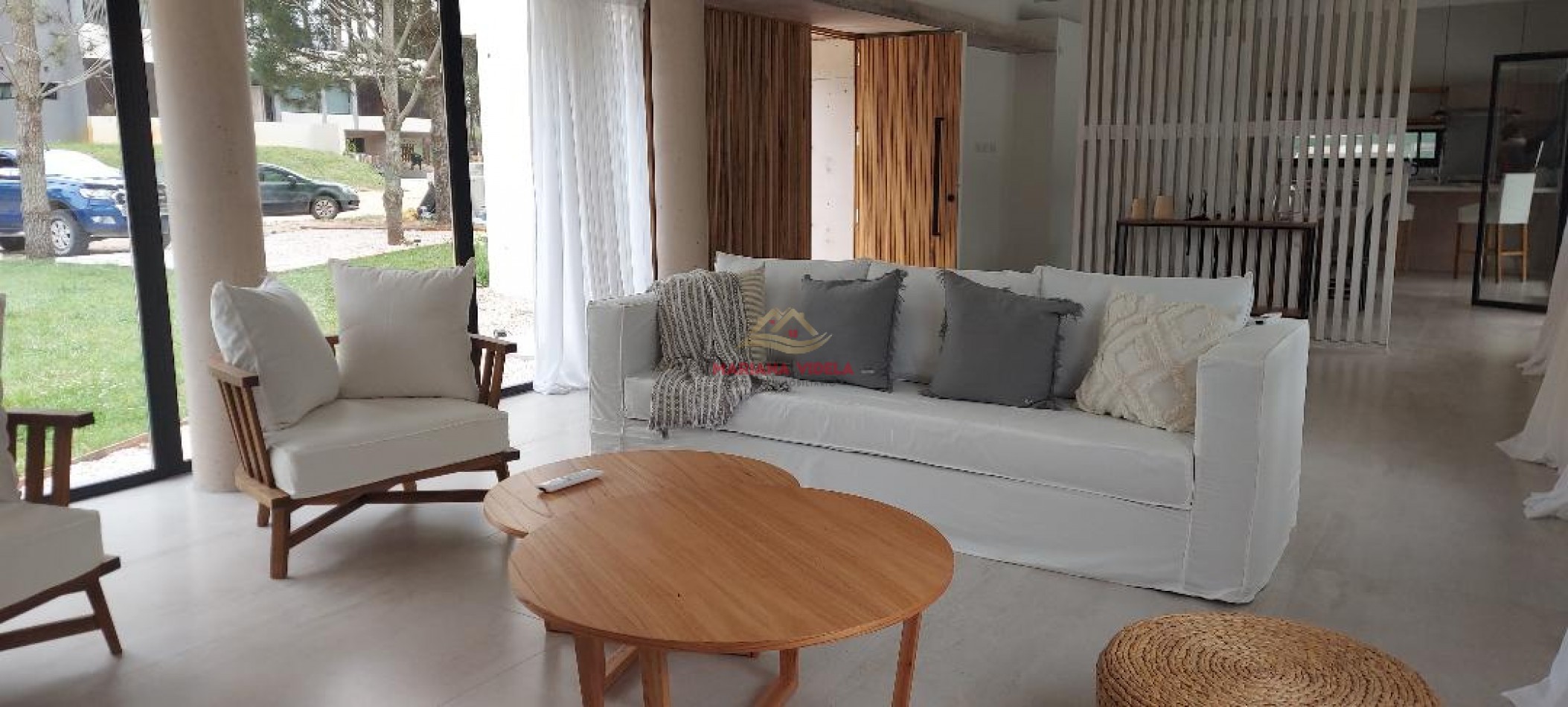 Casa en venta en Pinamar "LA BLANCA". Barrio Pioneros.
