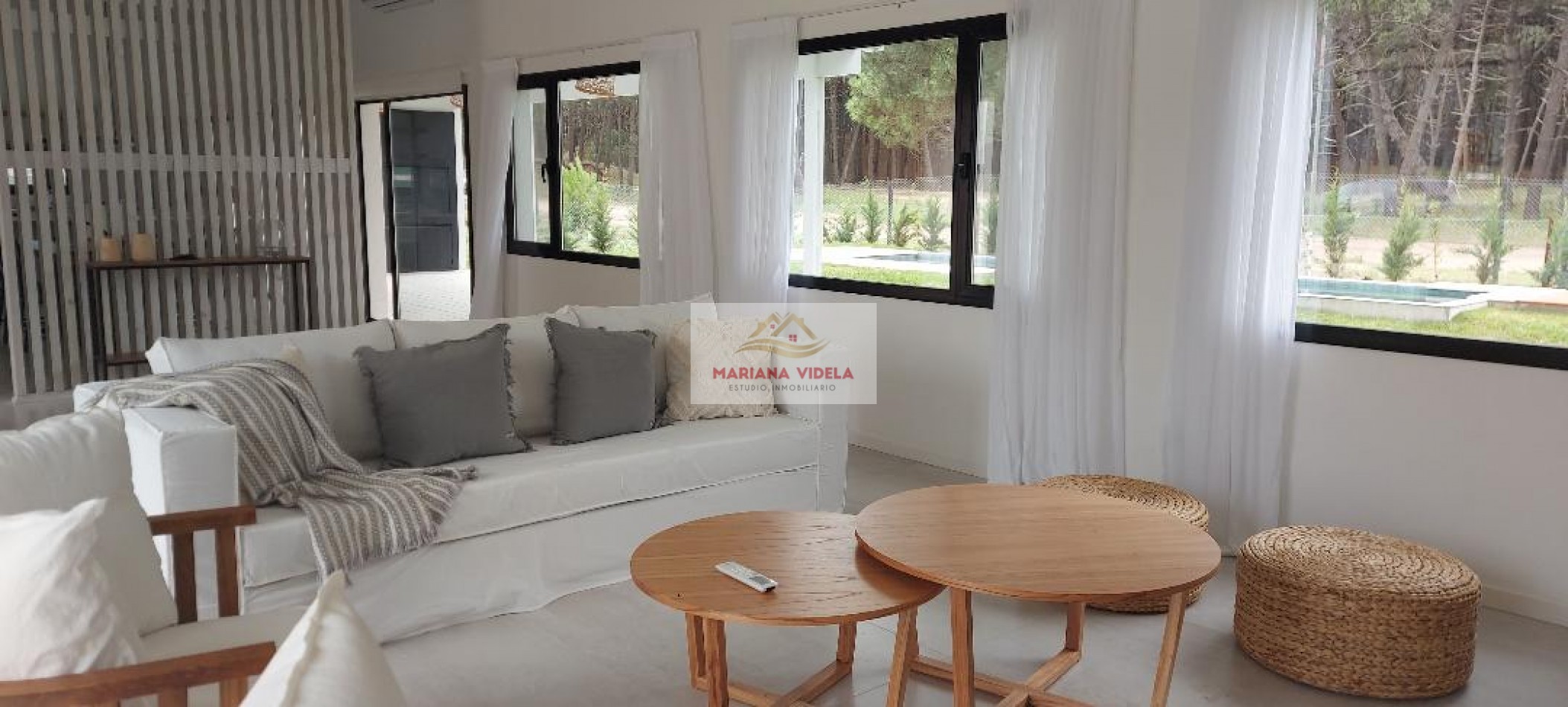 Casa en venta en Pinamar "LA BLANCA". Barrio Pioneros.