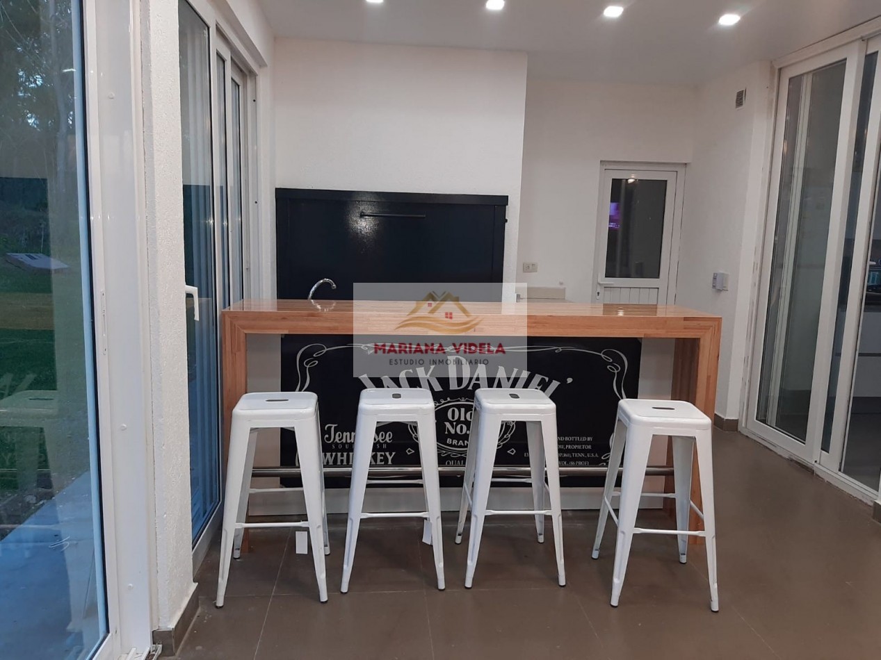 Casa en venta en Barrio Privado La Herradura. Pinamar.