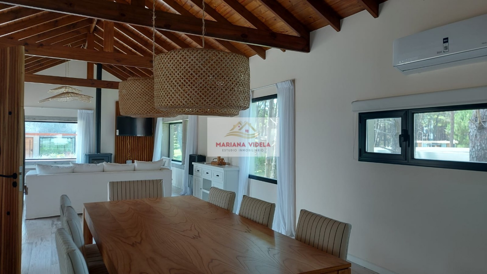 Casa en venta en Pinamar "LA CASA EN EL BOSQUE". Barrio Pioneros.
