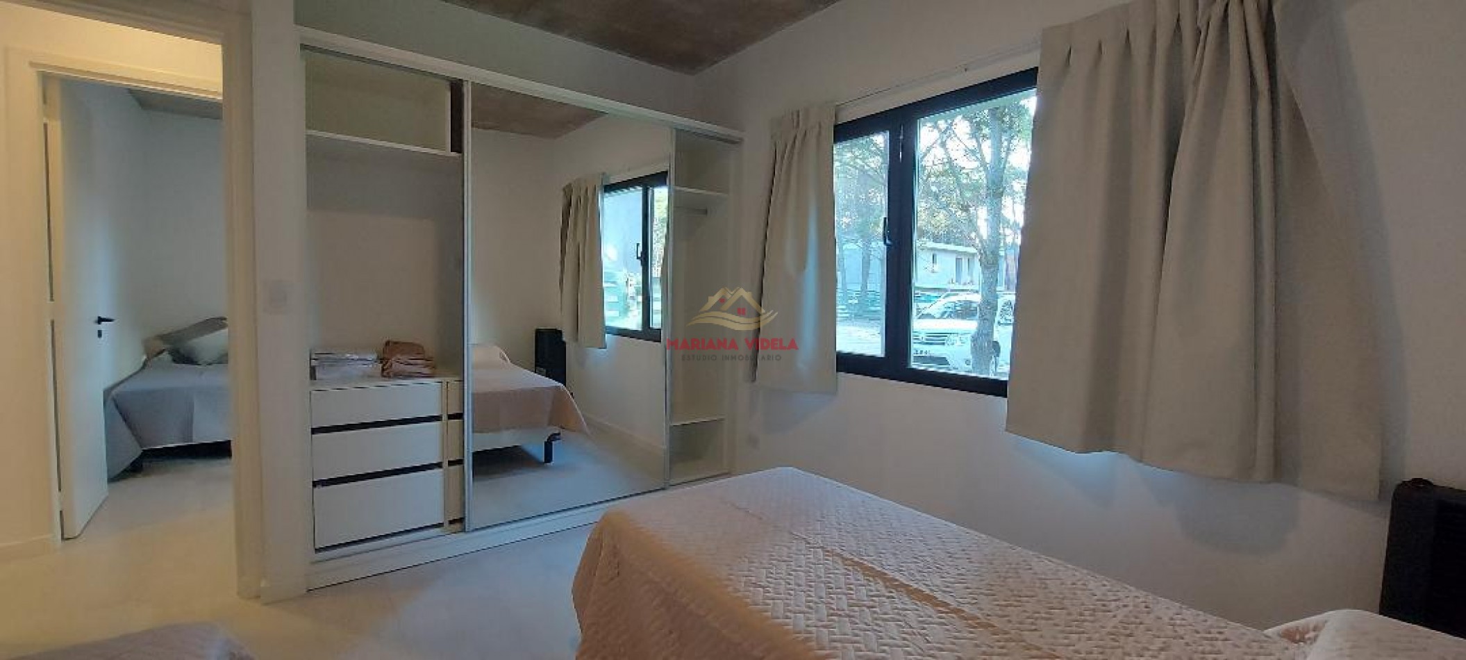 Casa en venta en Pinamar "LA BLANCA". Barrio Pioneros.