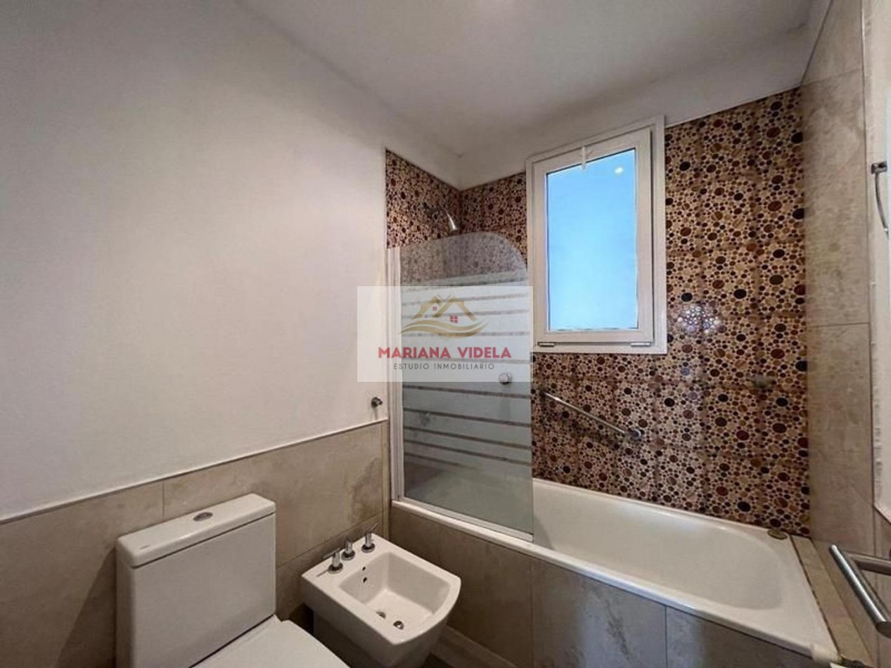 Casa en venta en Barrio Privado La Herradura. Pinamar.