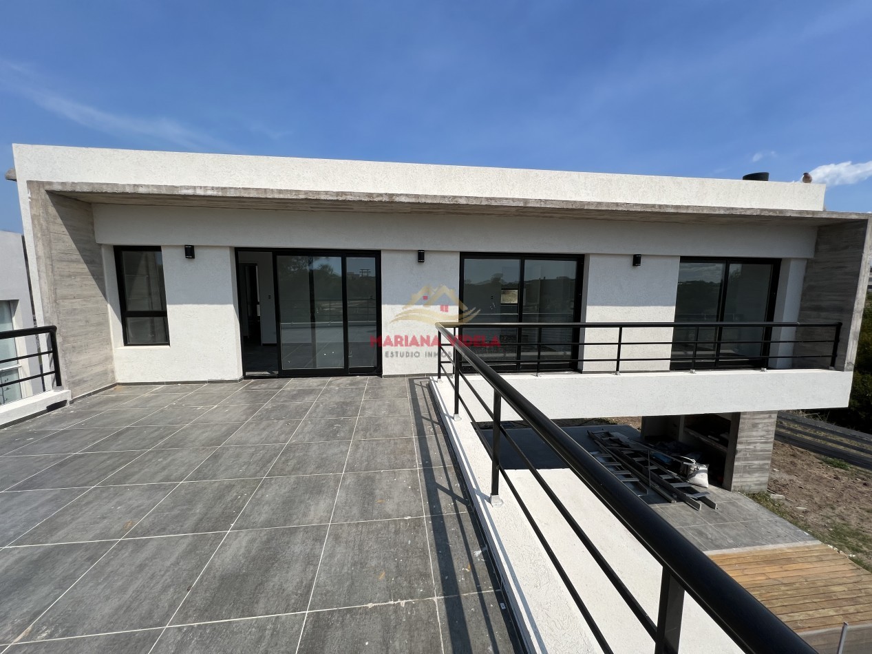 Casa en venta en Costa Esmeralda - A estrenar! Totalmente equipada.