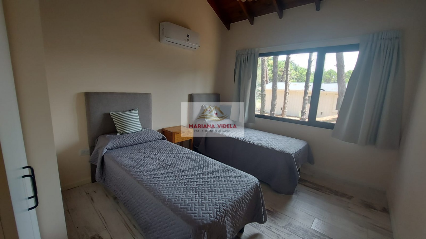 Casa en venta en Pinamar "LA CASA EN EL BOSQUE". Barrio Pioneros.