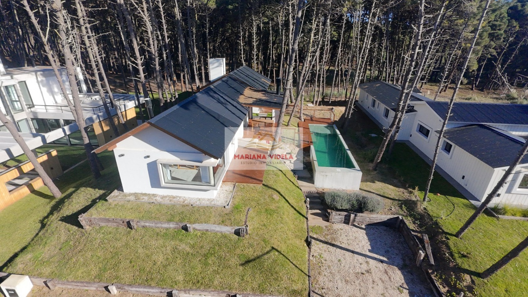 Casa en venta en Pinamar "LA CASA EN EL BOSQUE". Barrio Pioneros.
