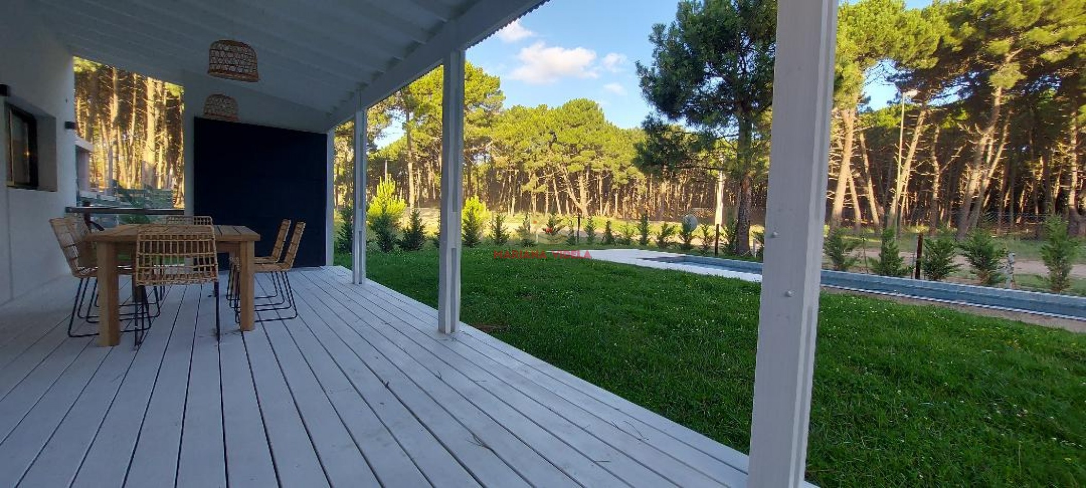 Casa en venta en Pinamar "LA BLANCA". Barrio Pioneros.