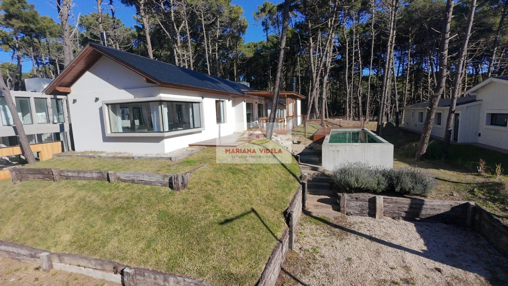 Casa en venta en Pinamar "LA CASA EN EL BOSQUE". Barrio Pioneros.