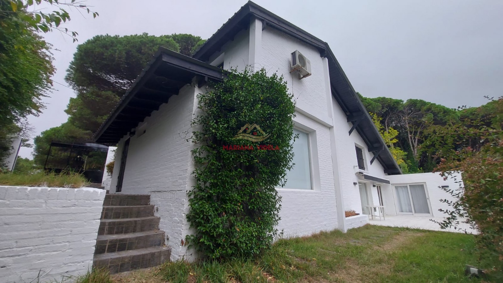 Casa en venta en Zona Golf de Pinamar.