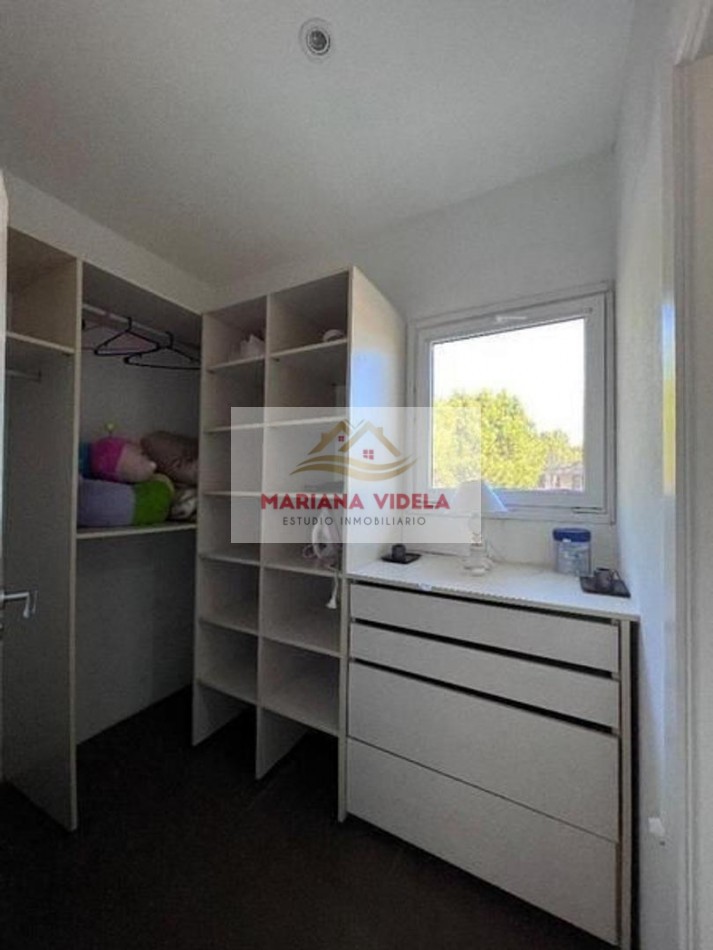 Casa en venta en Barrio Privado La Herradura. Pinamar.