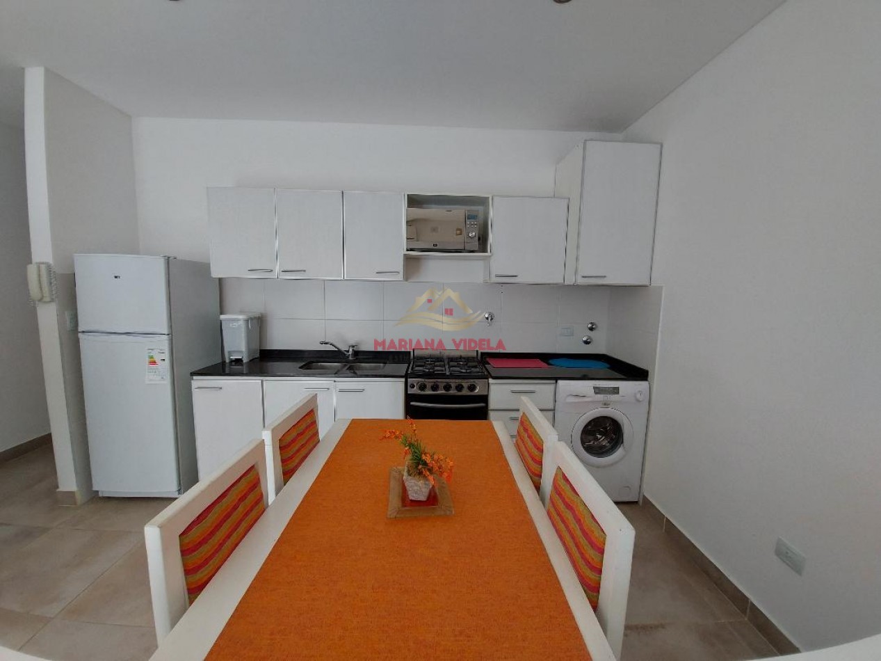 Departamento Monoambiente en alquiler Hasta Noviembre 2025. Pinamar Centro. Cochera y amenities.
