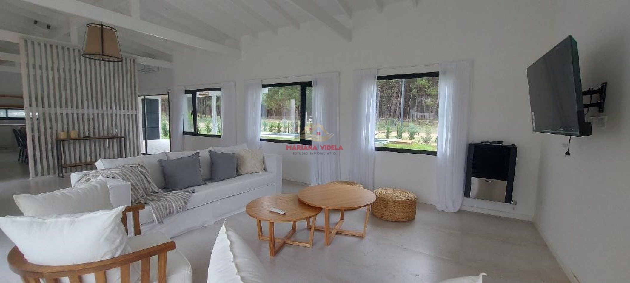 Casa en venta en Pinamar "LA BLANCA". Barrio Pioneros.