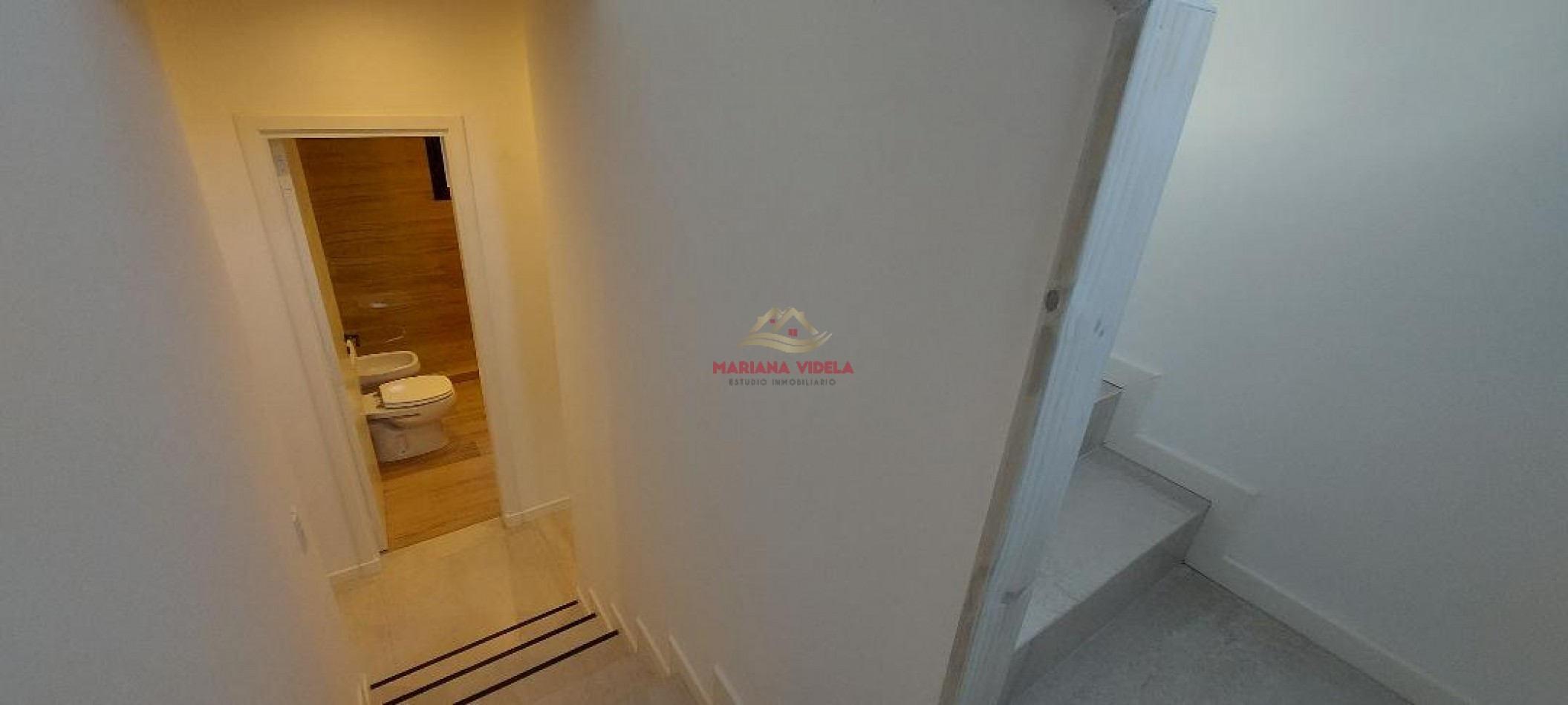 Casa en venta en Pinamar "LA BLANCA". Barrio Pioneros.