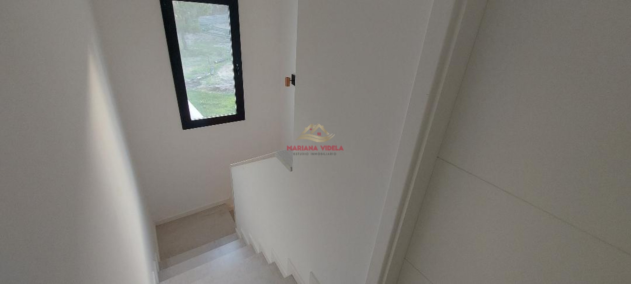 Casa en venta en Pinamar "LA BLANCA". Barrio Pioneros.