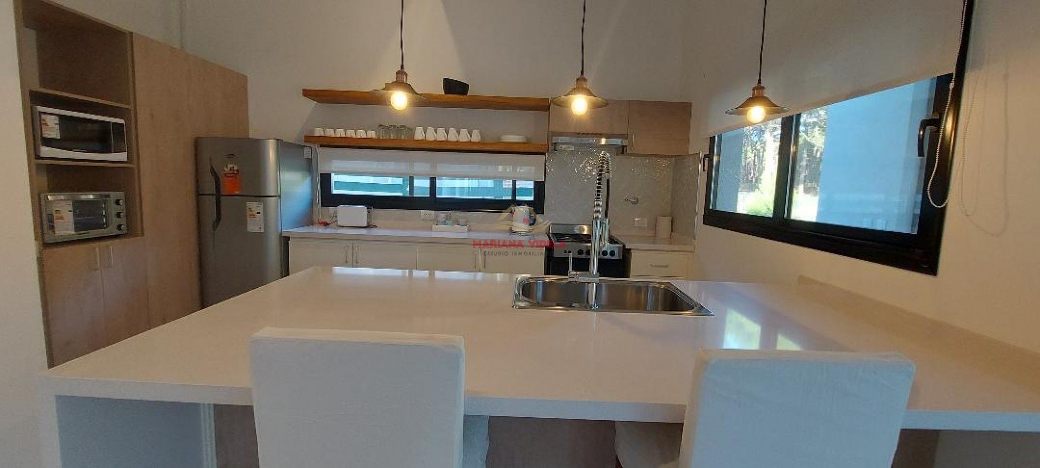Casa en venta en Pinamar "LA BLANCA". Barrio Pioneros.