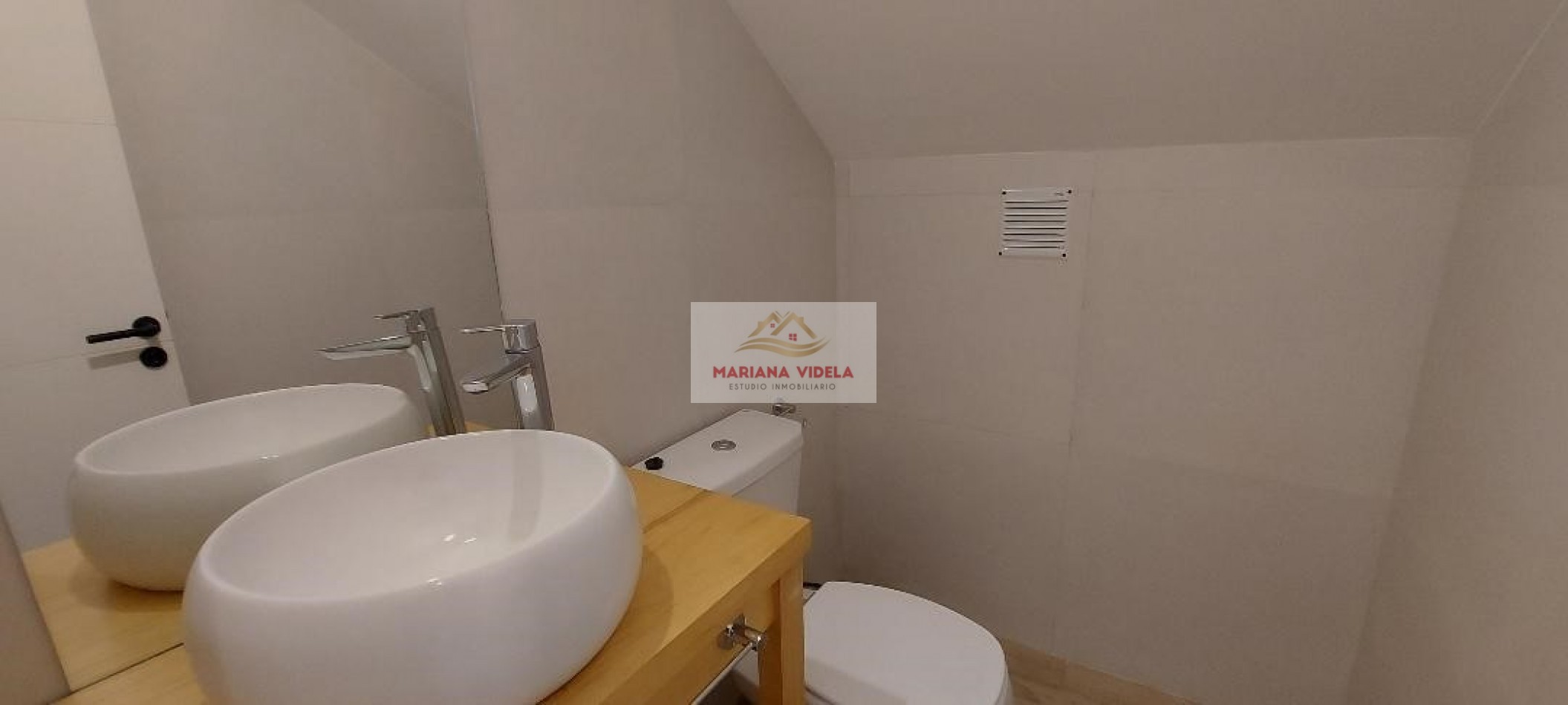Casa en venta en Pinamar "LA BLANCA". Barrio Pioneros.