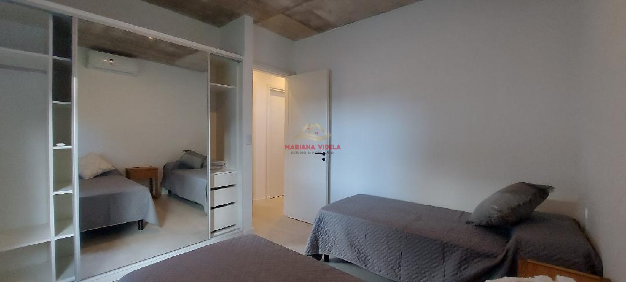 Casa en venta en Pinamar "LA BLANCA". Barrio Pioneros.