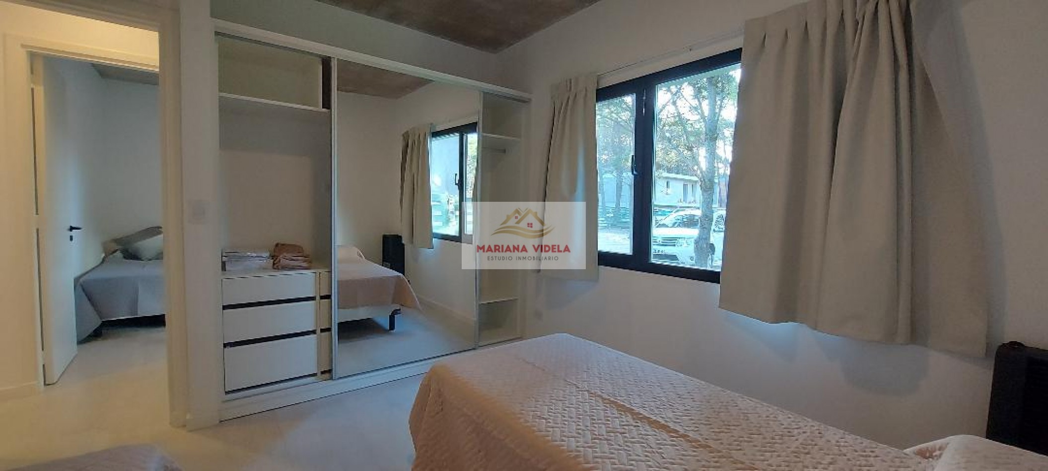 Casa en venta en Pinamar "LA BLANCA". Barrio Pioneros.