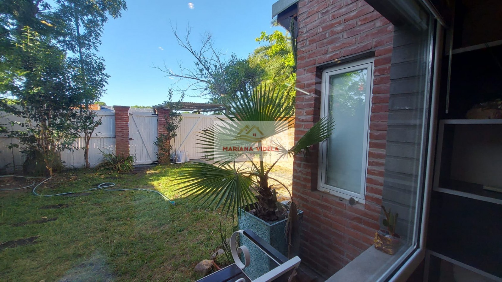Casa en venta en Ostende, tipo PH. Equipada!