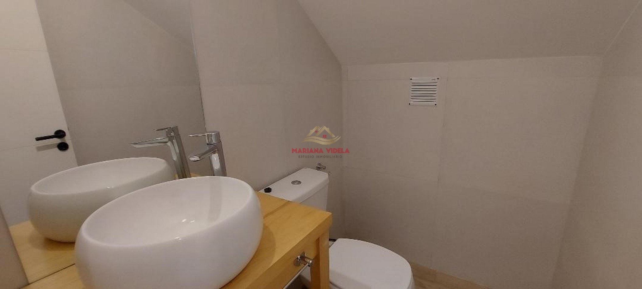Casa en venta en Pinamar "LA BLANCA". Barrio Pioneros.