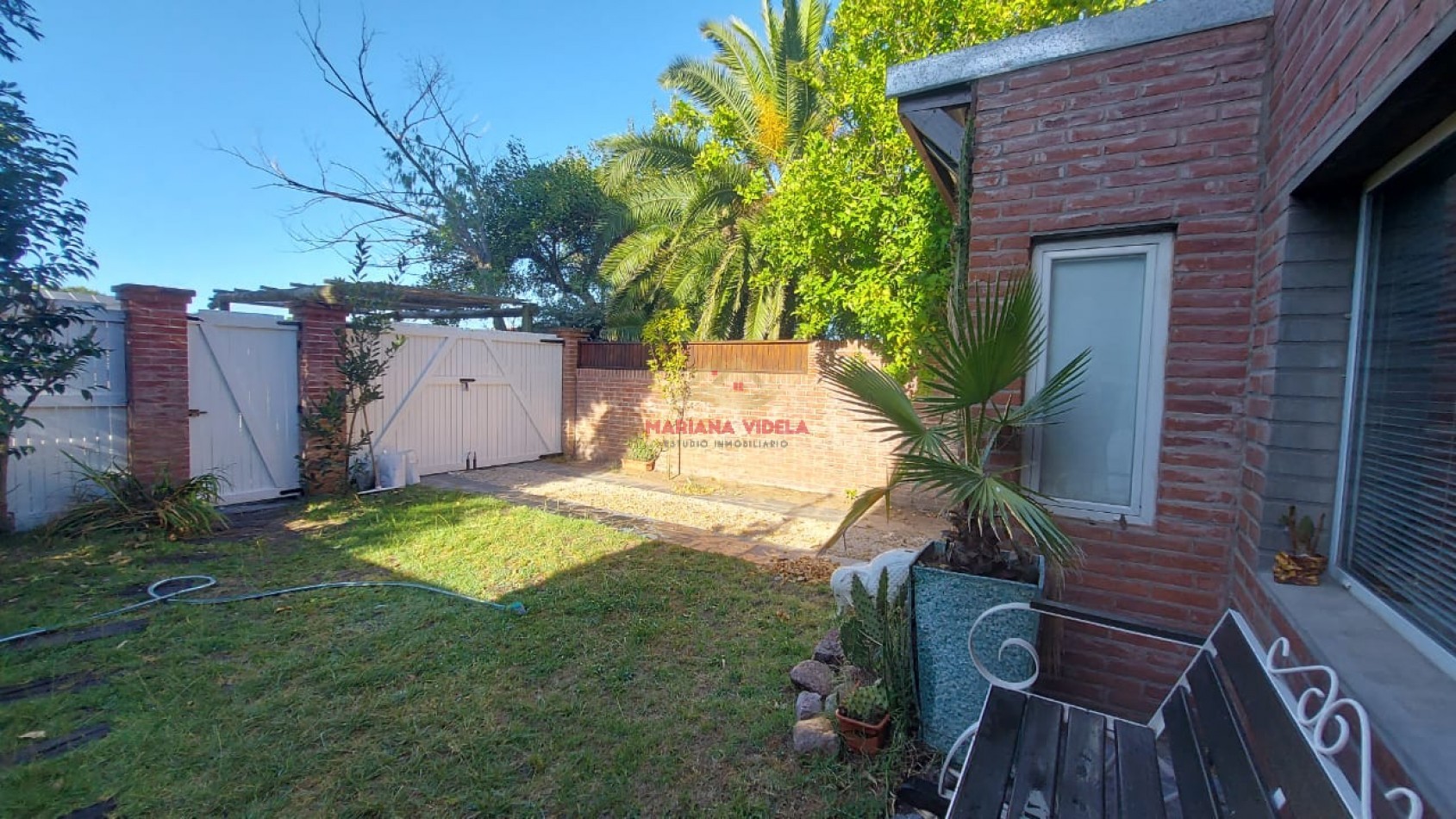 Casa en venta en Ostende, tipo PH. Equipada!