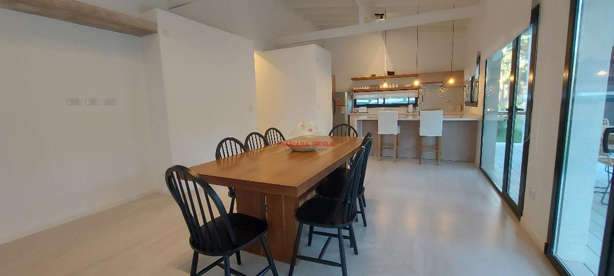 Casa en venta en Pinamar "LA BLANCA". Barrio Pioneros.