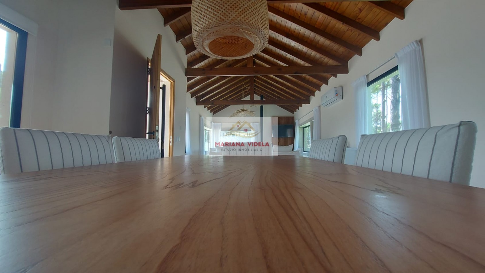 Casa en venta en Pinamar "LA CASA EN EL BOSQUE". Barrio Pioneros.