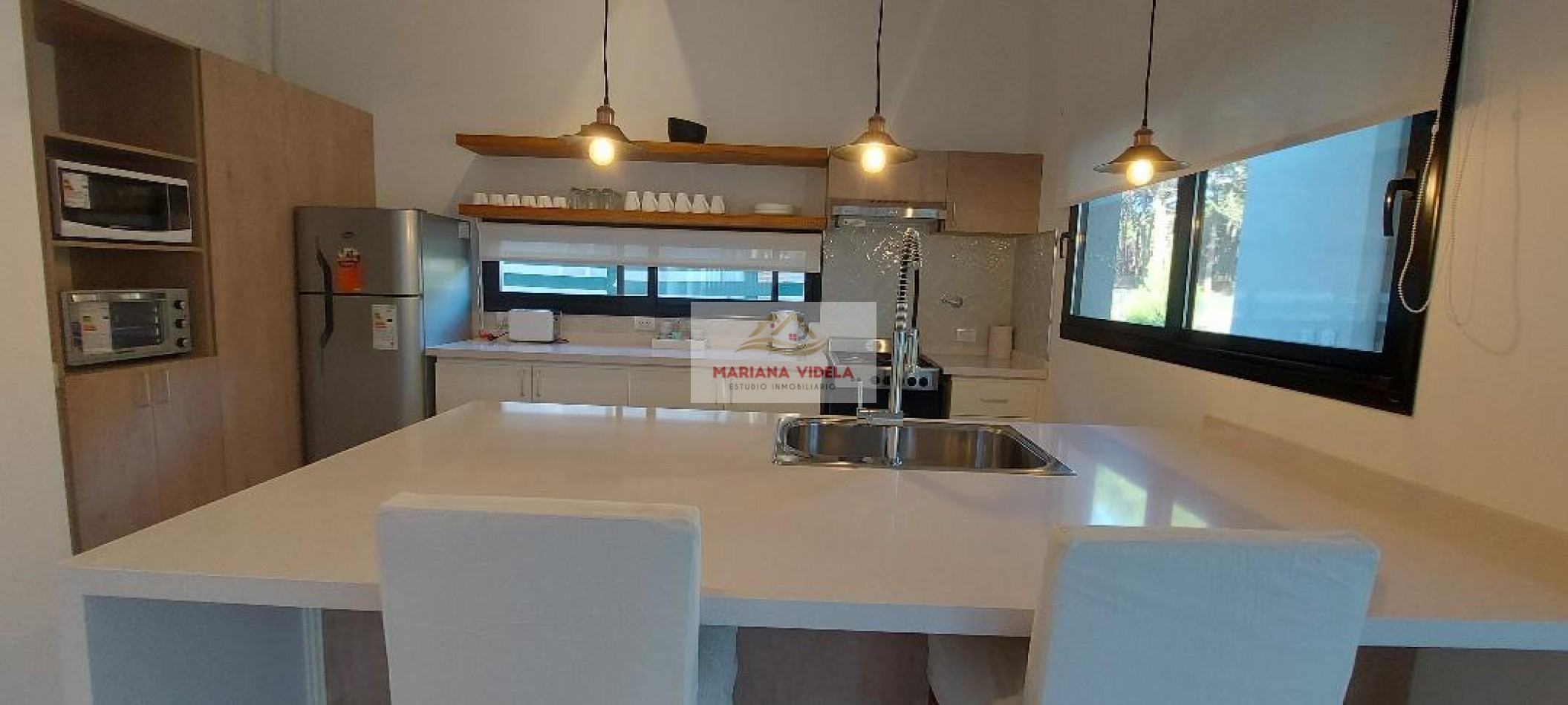Casa en venta en Pinamar "LA BLANCA". Barrio Pioneros.
