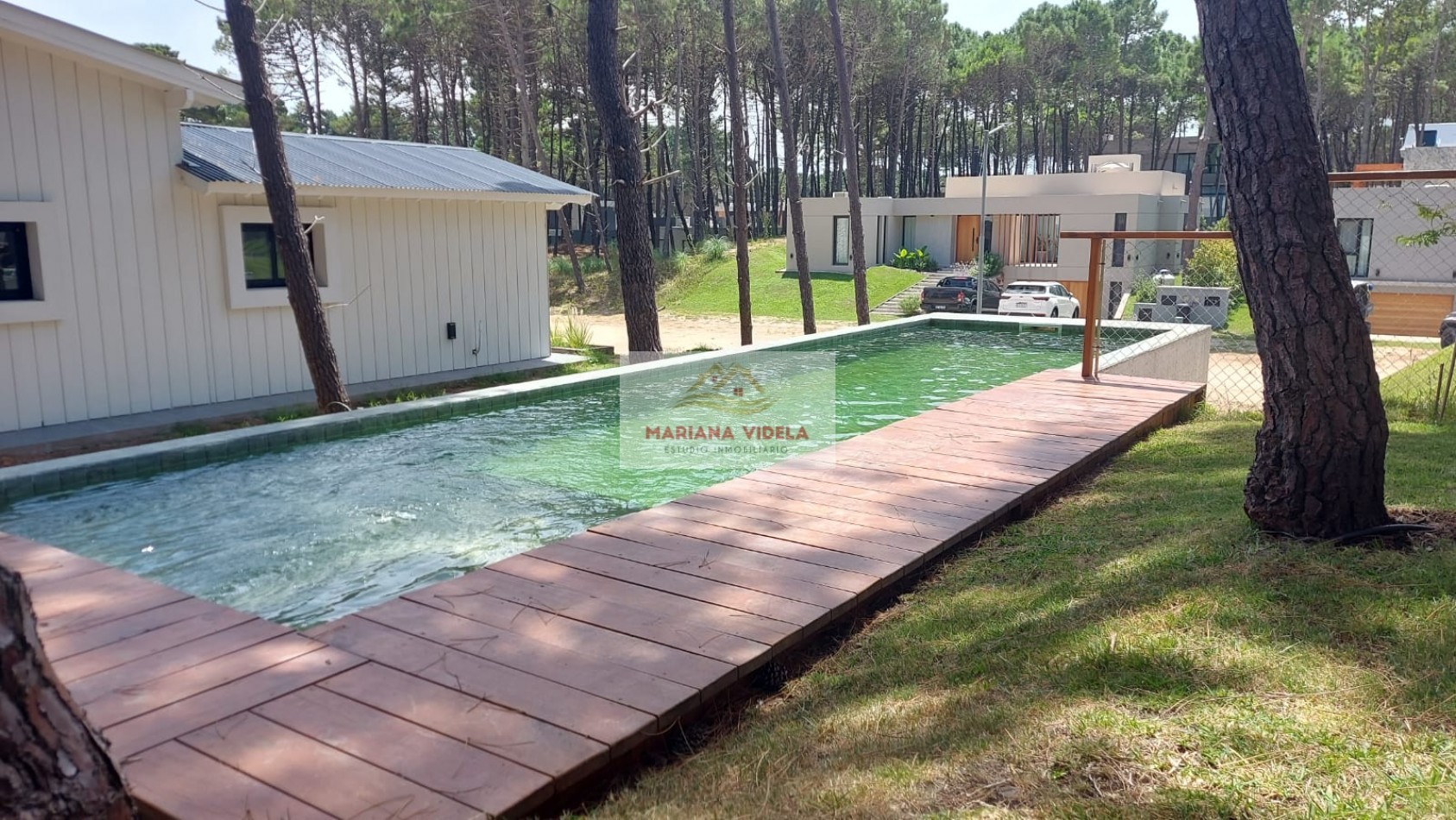 Casa en venta en Pinamar "LA CASA EN EL BOSQUE". Barrio Pioneros.