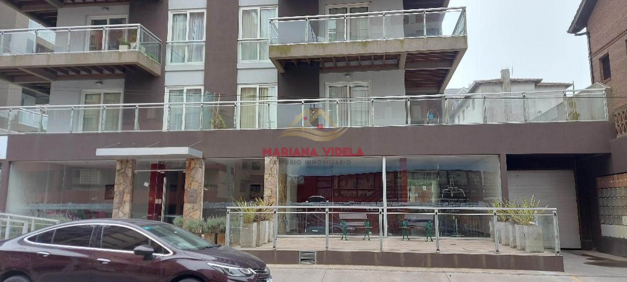 Cochera en Pinamar Centro. Alquiler anual.