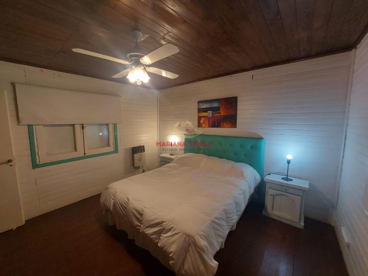 Casa en venta en Carilo, tipo cabaña.